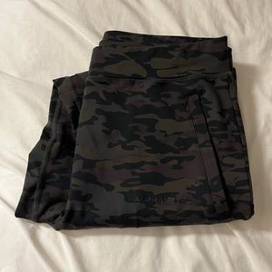 Alphalete Premium Pro Elite Joggers Muted Camo Size Medium